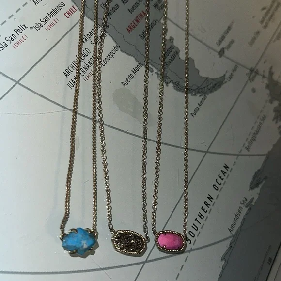 Kendra Scott Elisa Pendant Lot - Picture 5 of 6